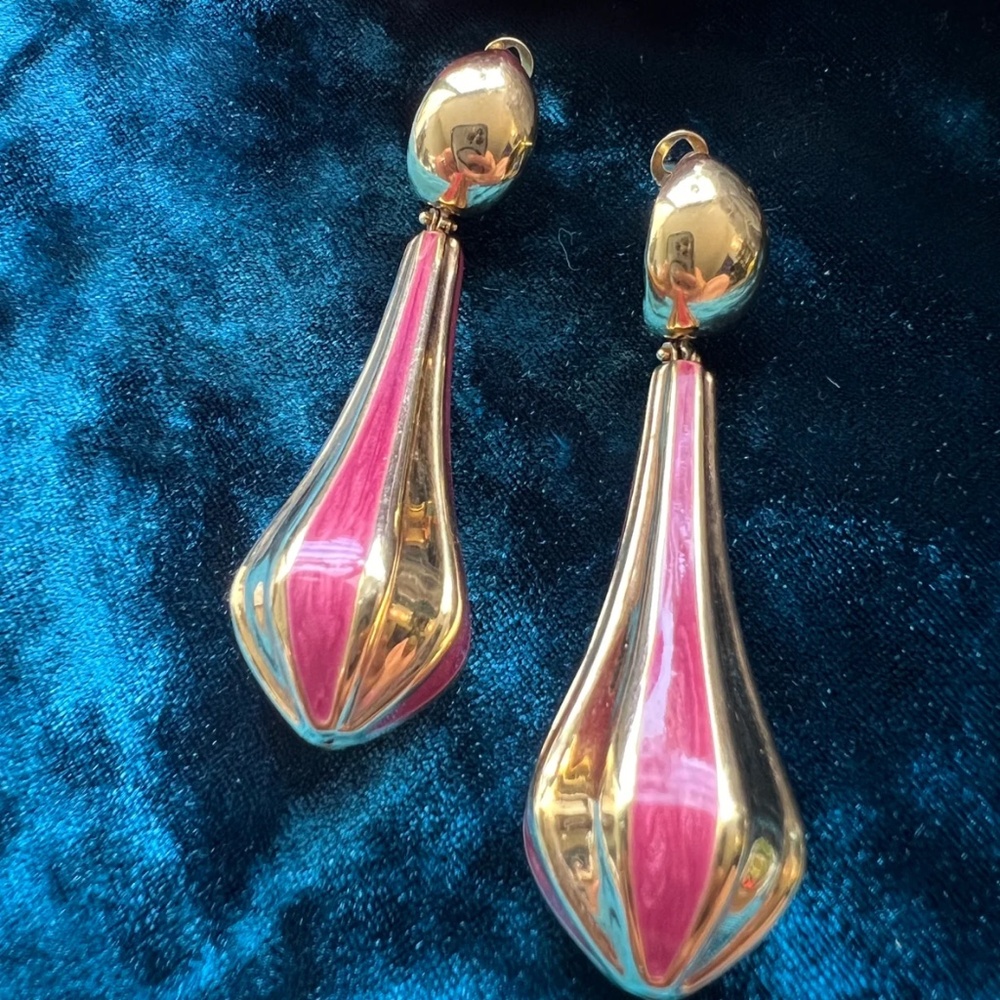 Vintage Elegant Gold Tone and Pink Enamel Teardrop Pierced Earrings